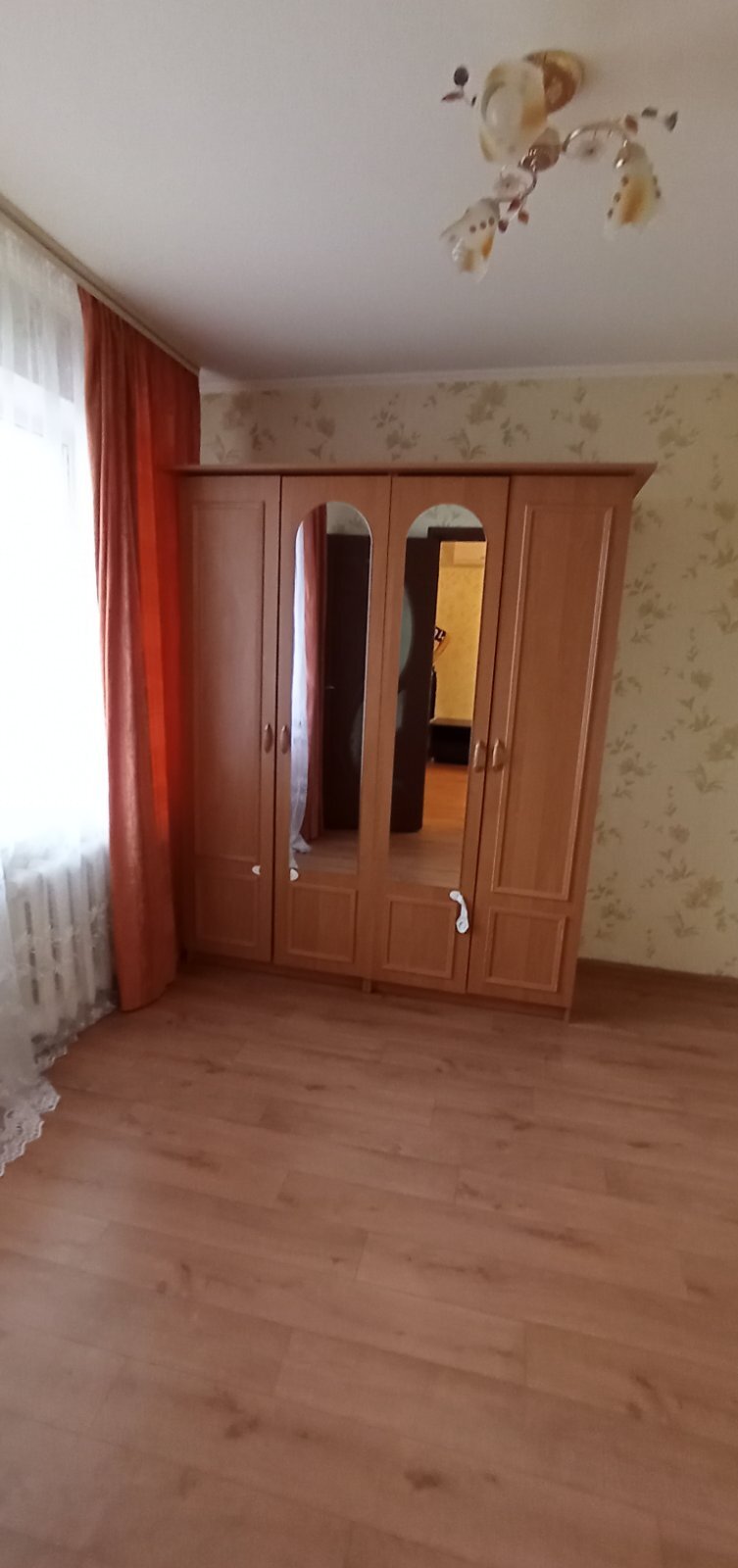 Продажа 3-комнатной квартиры 57 м², Янтарная ул., 75