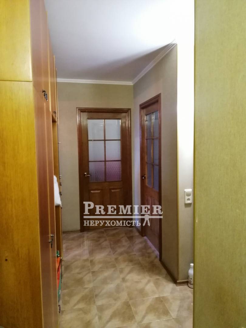 Продаж 4-кімнатної квартири 76 м², Жолио Кюри вул.