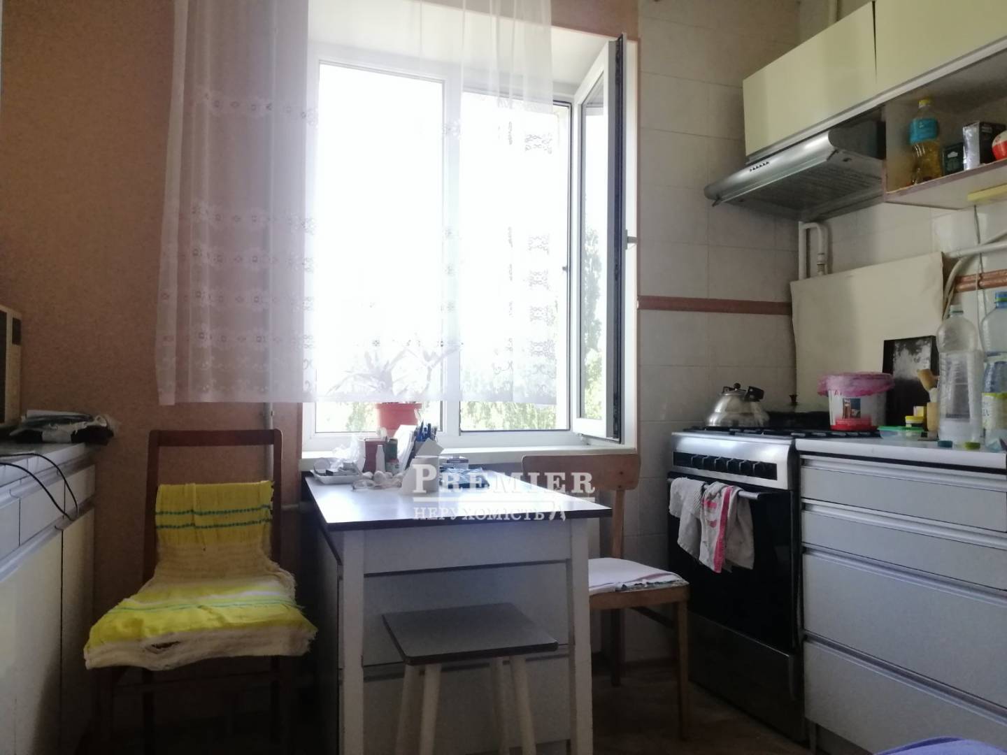 Продаж 4-кімнатної квартири 76 м², Жолио Кюри вул.