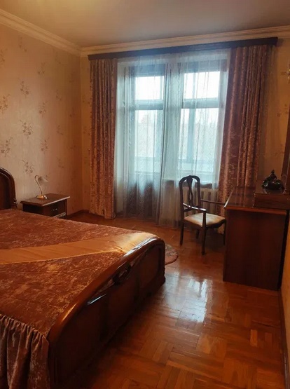 Оренда 3-кімнатної квартири 98 м², Героїв Крут вул., 1
