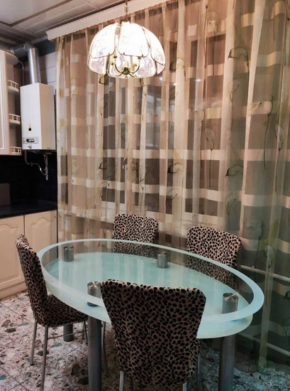Оренда 3-кімнатної квартири 98 м², Героїв Крут вул., 1