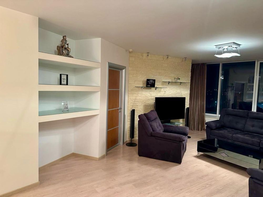 Продаж 2-кімнатної квартири 117 м², Глінки вул., 2