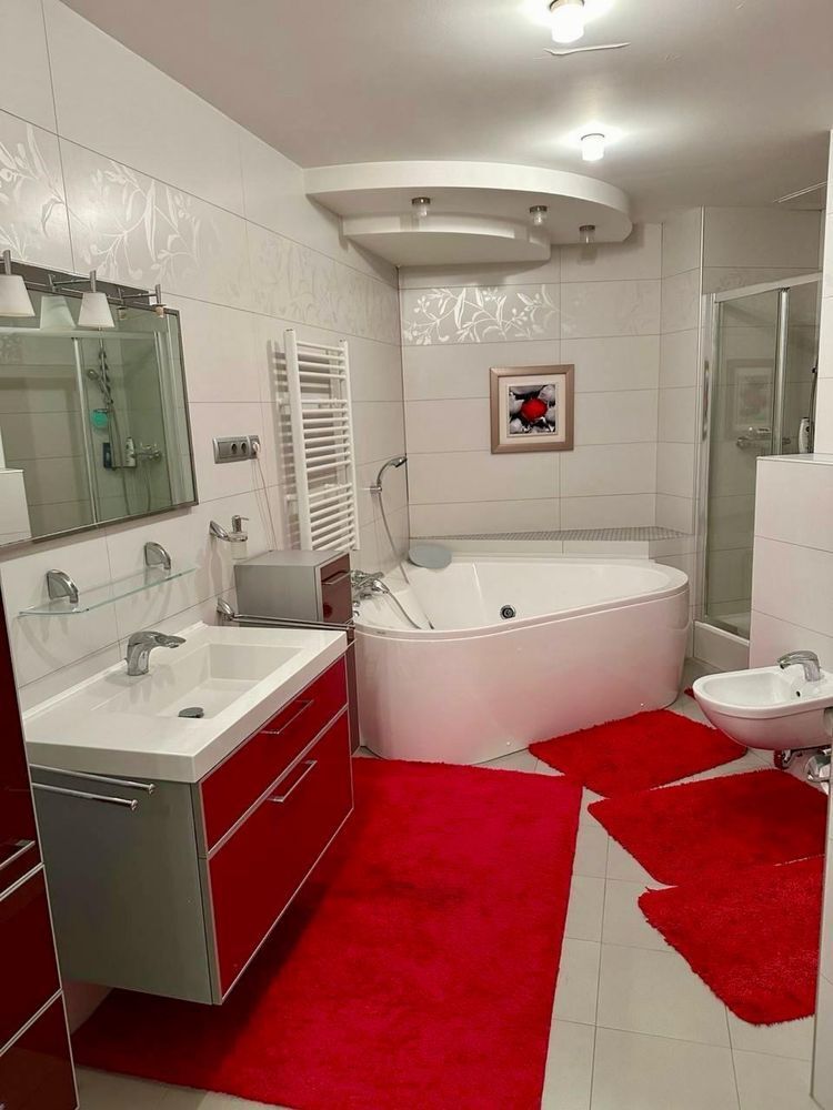 Продаж 2-кімнатної квартири 117 м², Глінки вул., 2