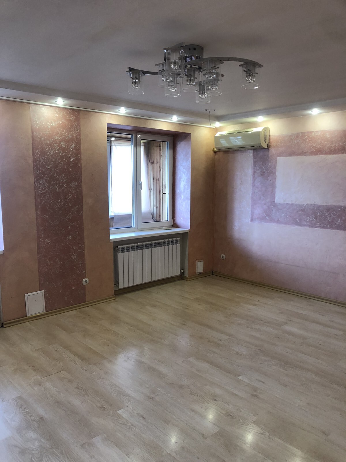 Продаж 3-кімнатної квартири 95 м², Осіння вул., 13А