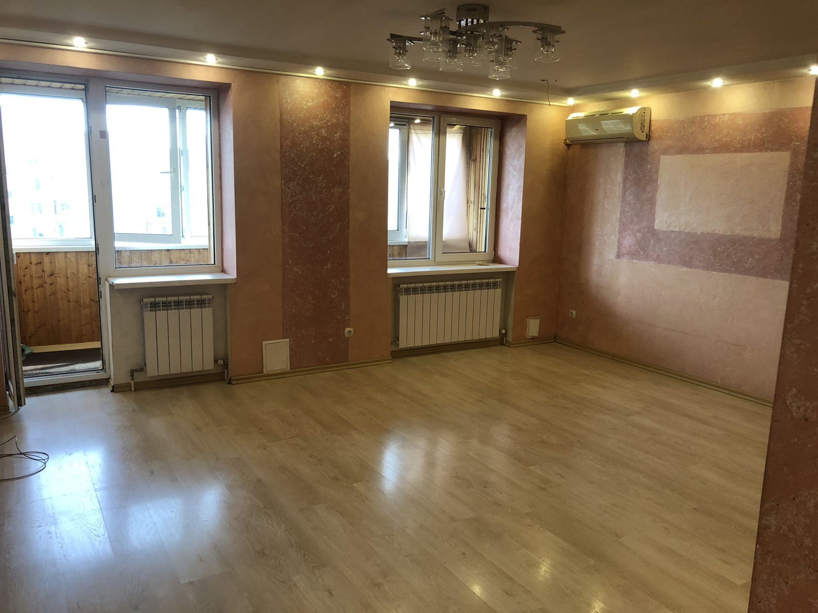 Продаж 3-кімнатної квартири 95 м², Осіння вул., 13А