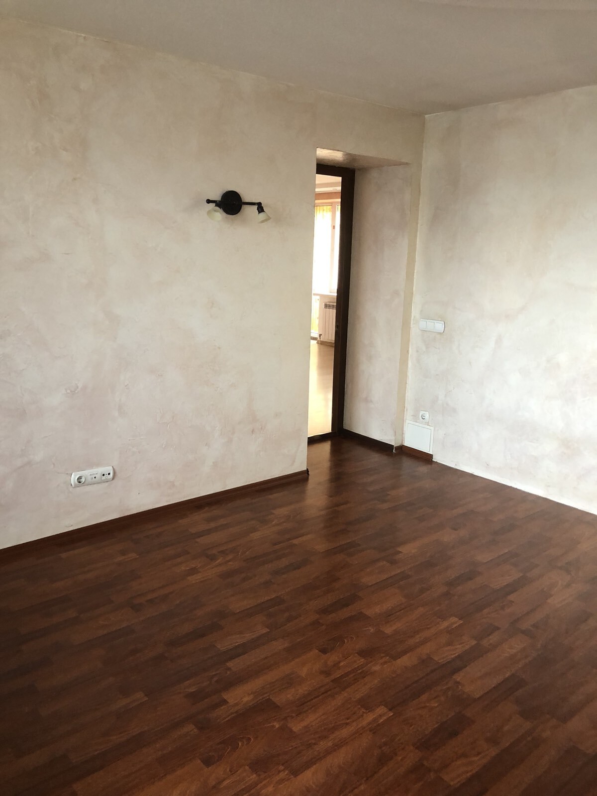 Продаж 3-кімнатної квартири 95 м², Осіння вул., 13А