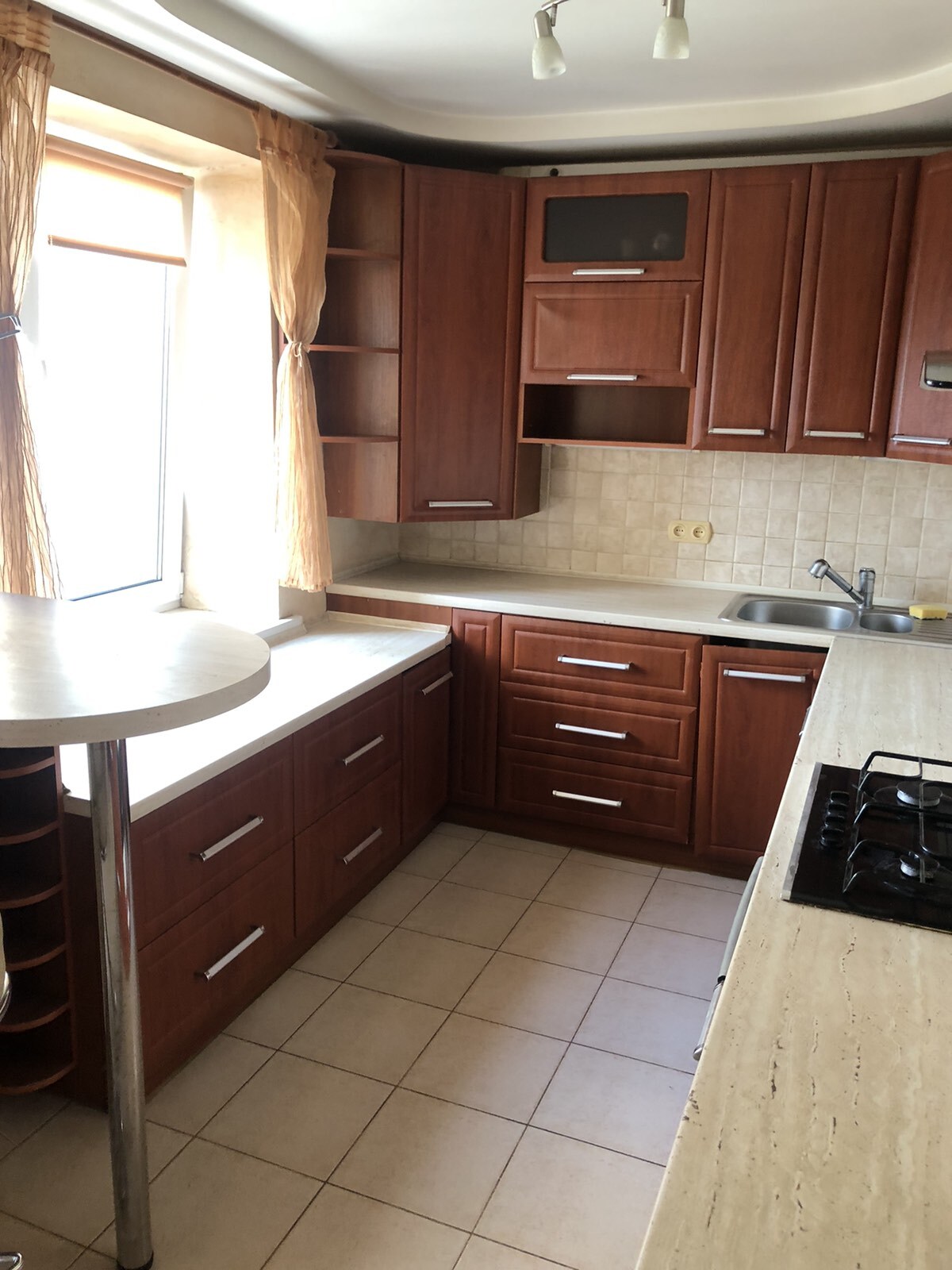 Продаж 3-кімнатної квартири 95 м², Осіння вул., 13А