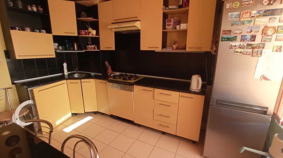 Продаж 3-кімнатної квартири 64 м², Героїв Дніпра вул.