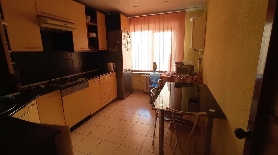 Продаж 3-кімнатної квартири 64 м², Героїв Дніпра вул.