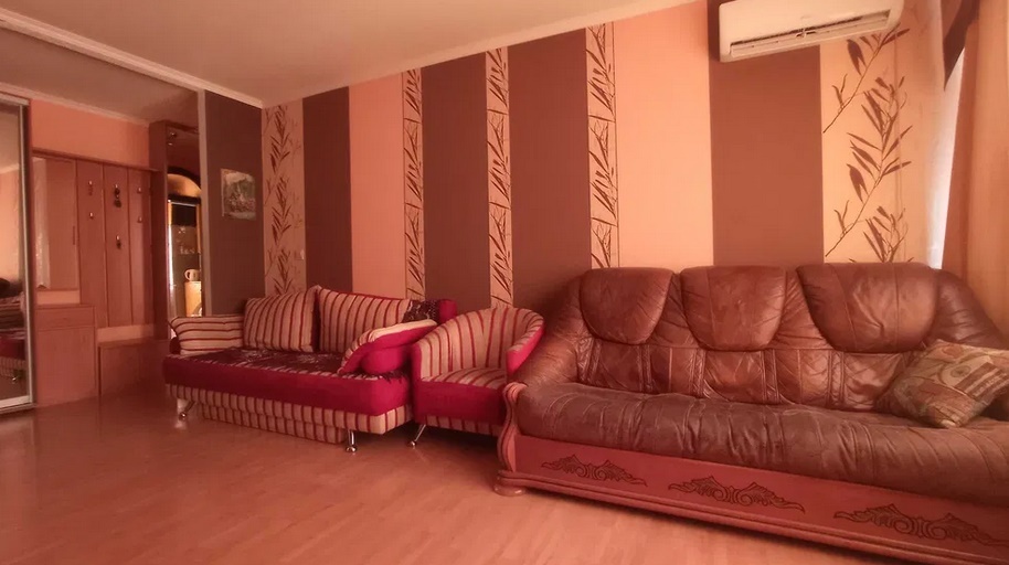 Продаж 3-кімнатної квартири 64 м², Героїв Дніпра вул.