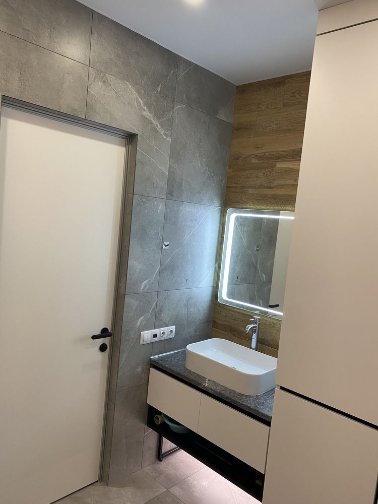Продаж 2-кімнатної квартири 75 м², Набережна Перемоги вул., 7