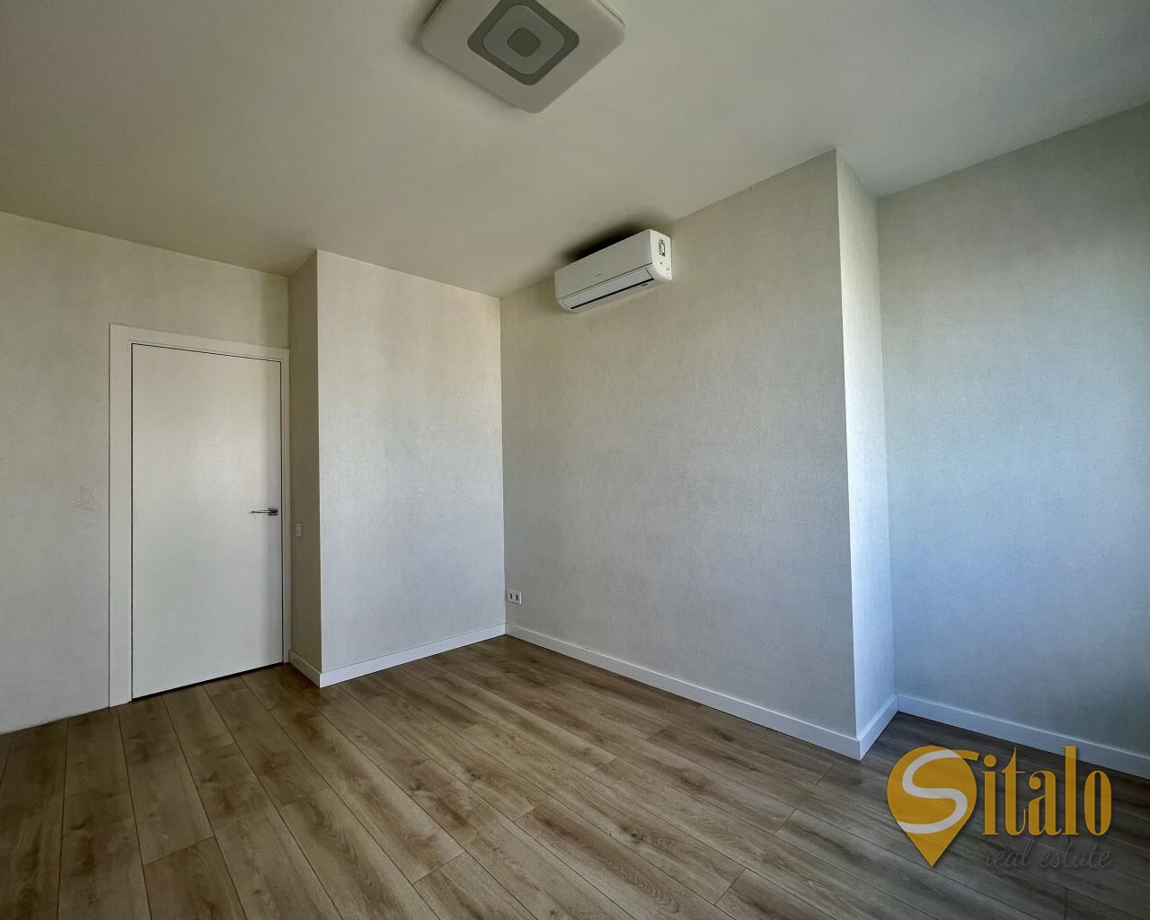 Продаж 4-кімнатної квартири 90 м², Євгена Сверстюка вул., 6