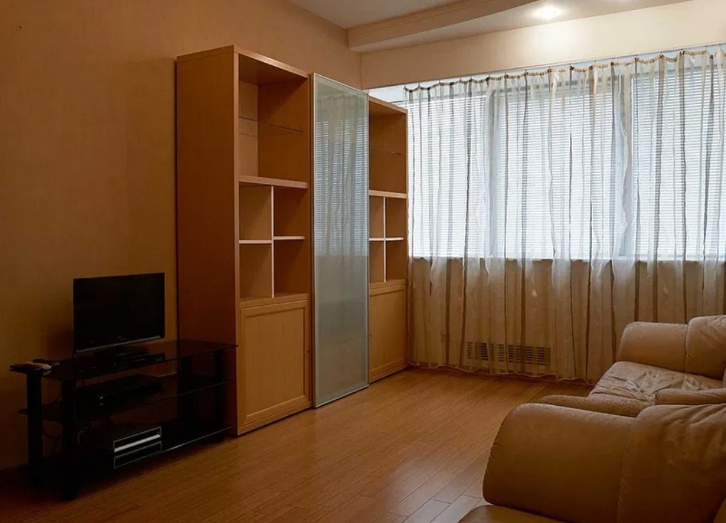 Оренда 4-кімнатної квартири 160 м², Володимира Вернадського вул., 35