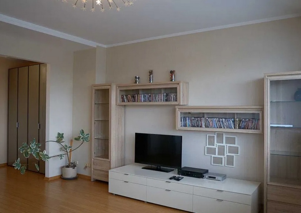 Оренда 4-кімнатної квартири 160 м², Володимира Вернадського вул., 35