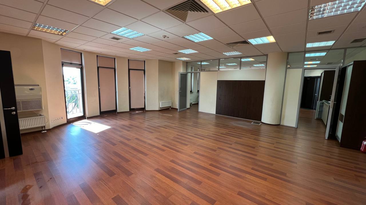 Аренда офиса 120 м², Саксаганского ул., 120