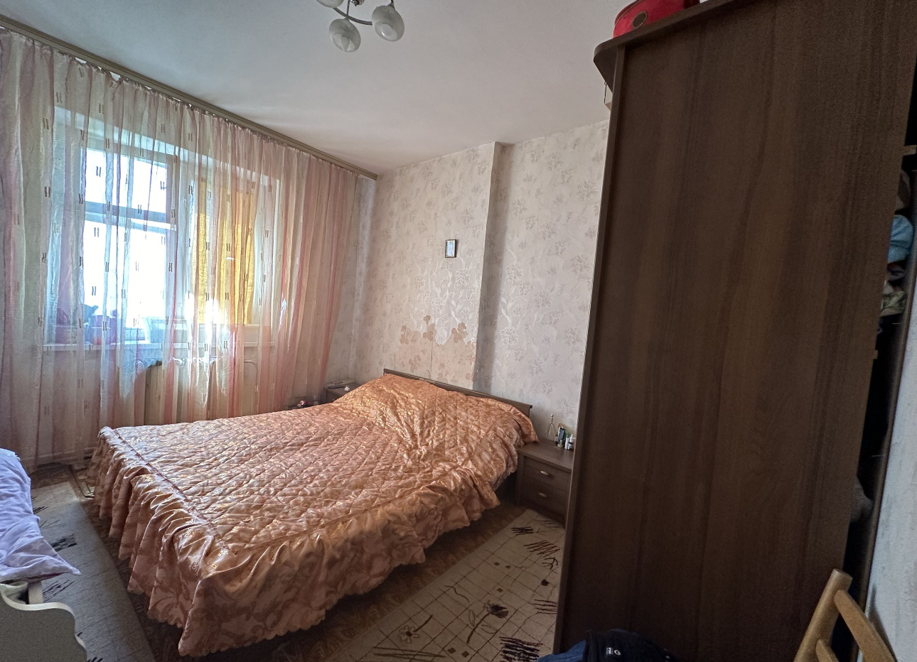 Продаж 2-кімнатної квартири 56 м², Володимира Момота вул.