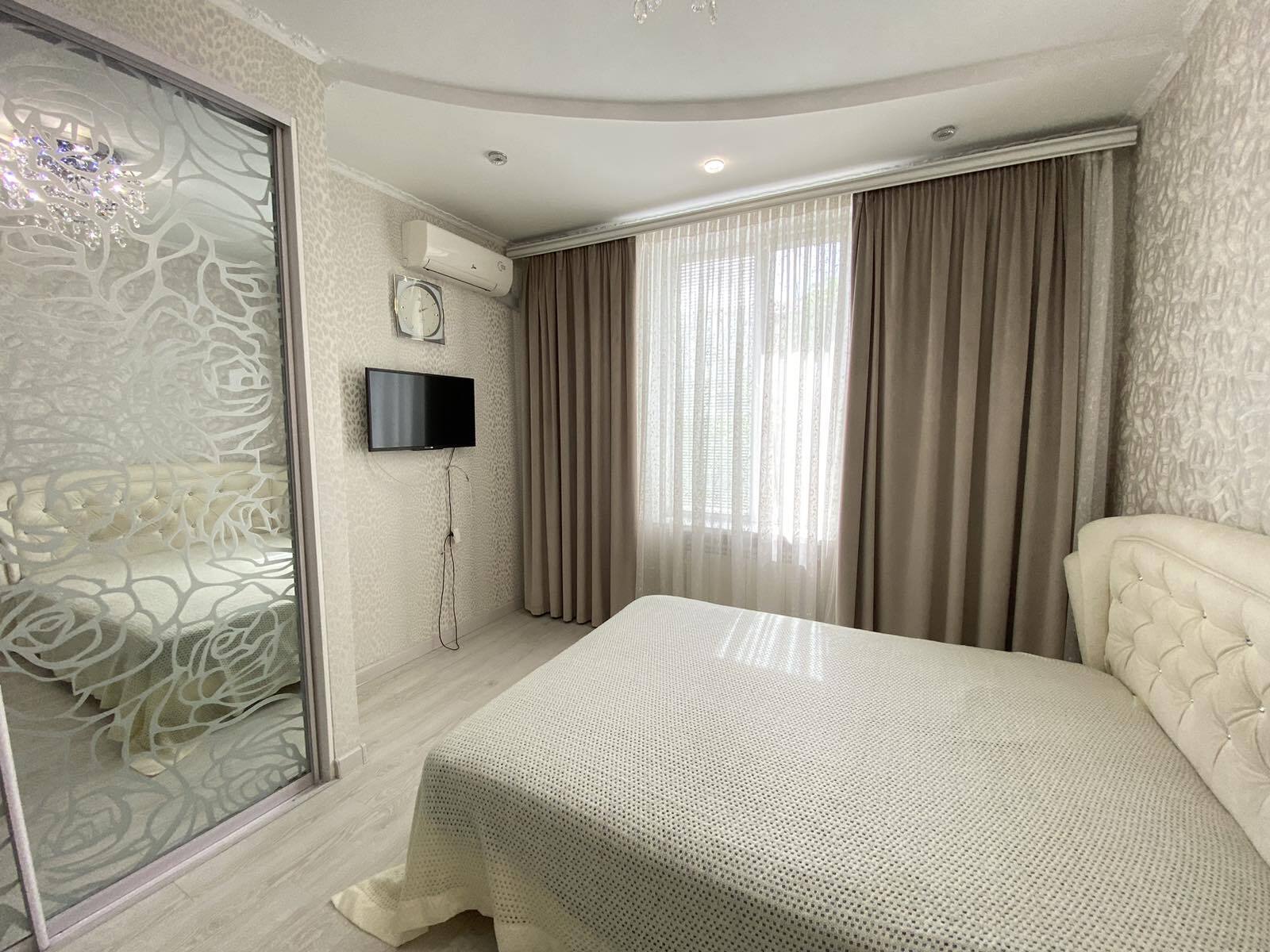 Продажа 3-комнатной квартиры 70 м², Соборный просп., 212