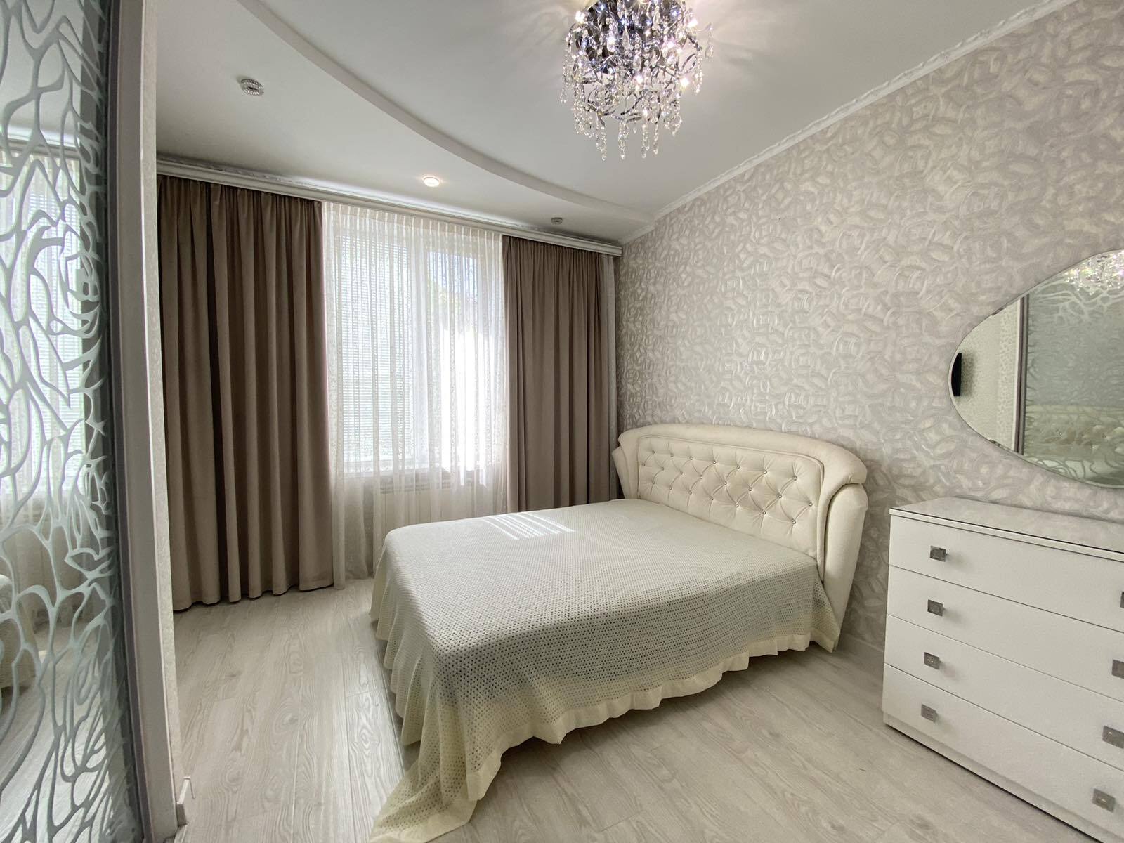 Продажа 3-комнатной квартиры 70 м², Соборный просп., 212