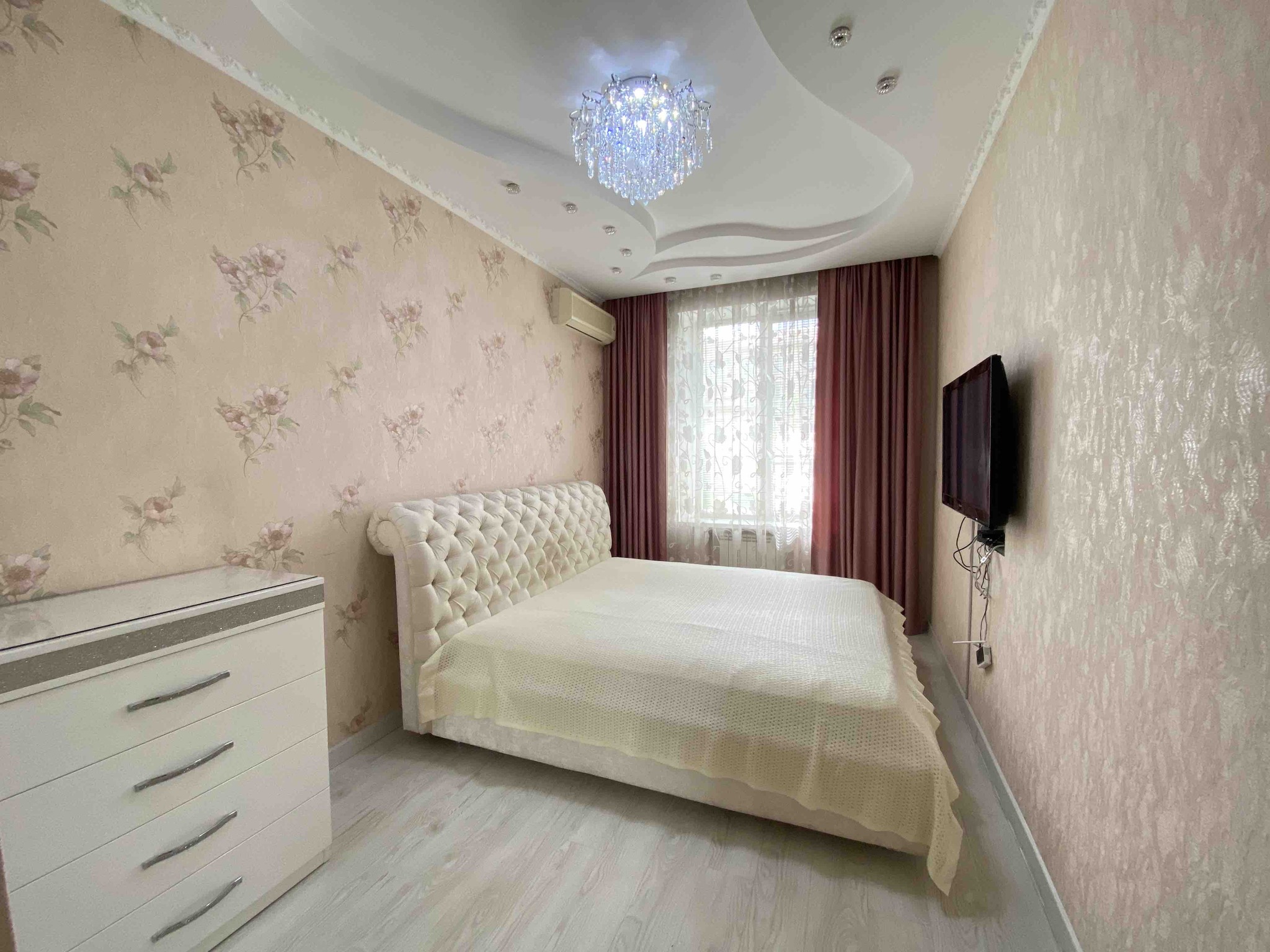 Продажа 3-комнатной квартиры 70 м², Соборный просп., 212