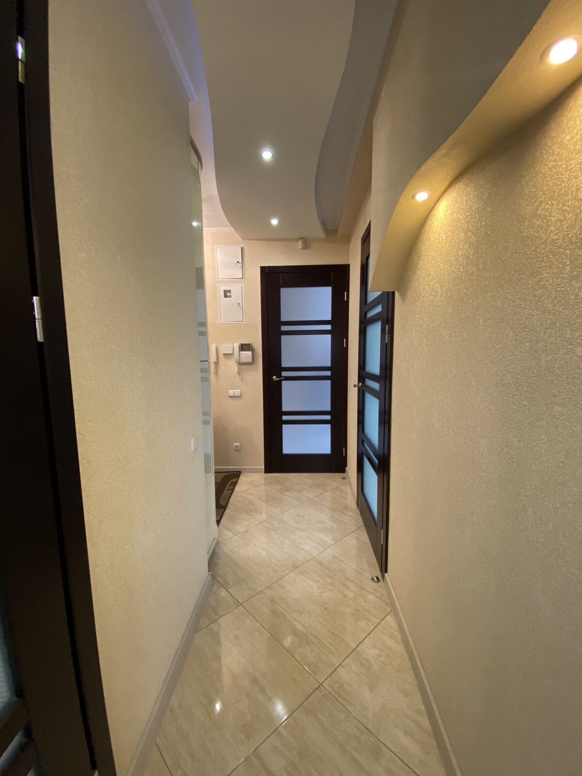 Продажа 3-комнатной квартиры 70 м², Соборный просп., 212