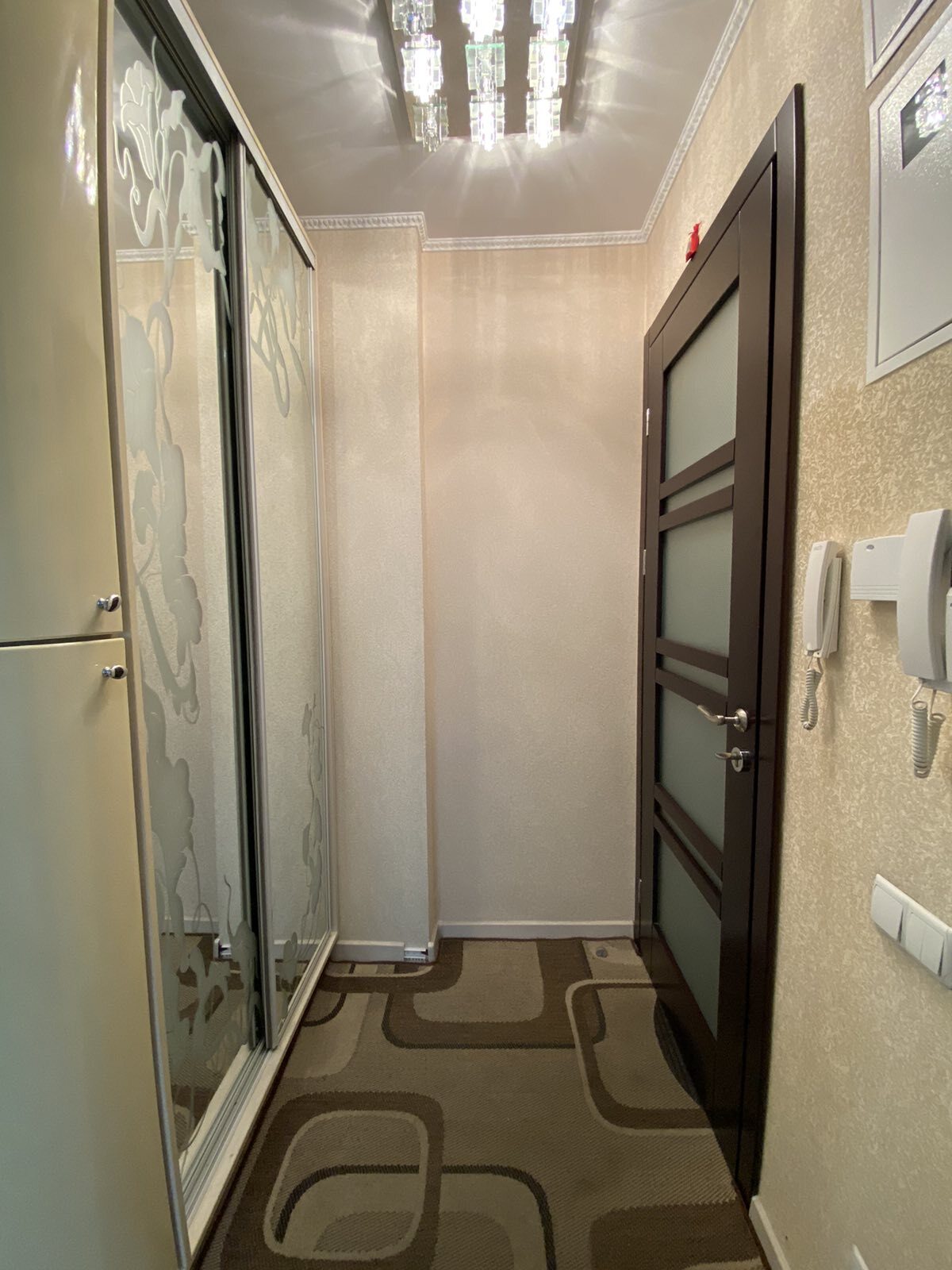 Продажа 3-комнатной квартиры 70 м², Соборный просп., 212