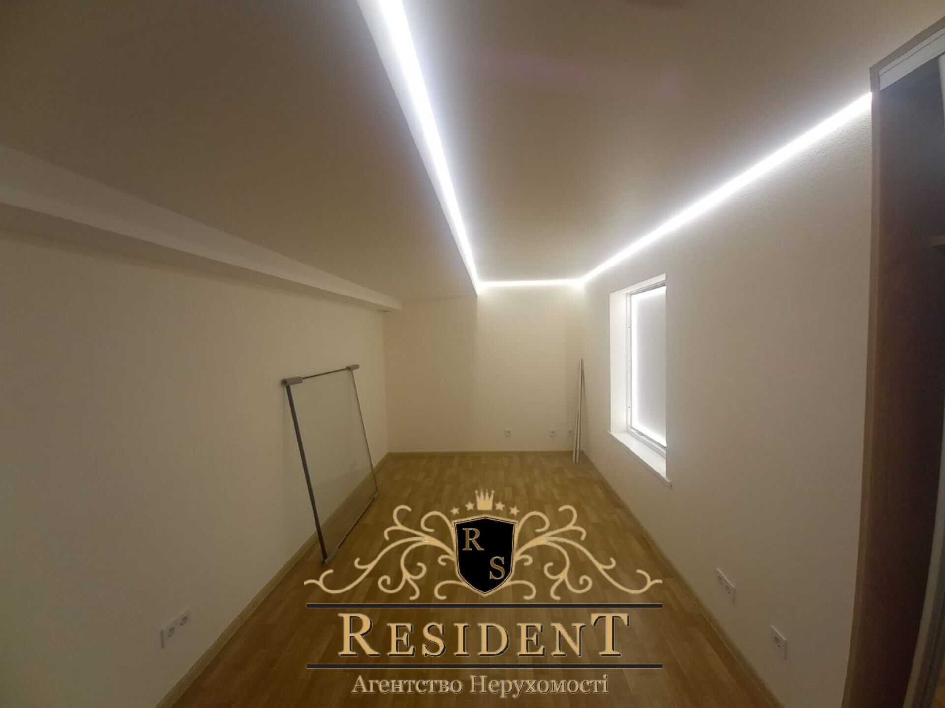 Оренда комерції 47 м², Набережна Перемоги вул., 102