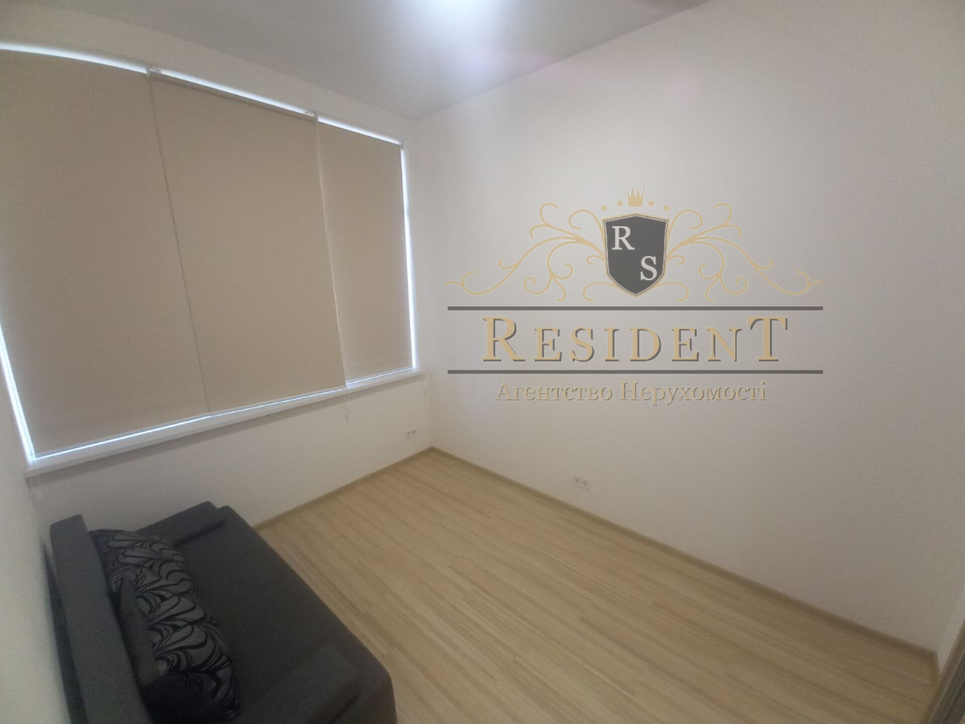 Оренда комерції 47 м², Набережна Перемоги вул., 102