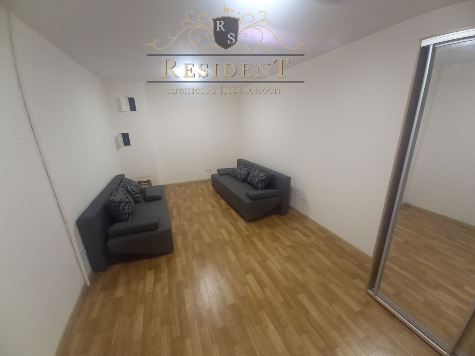 Оренда комерції 47 м², Набережна Перемоги вул., 102