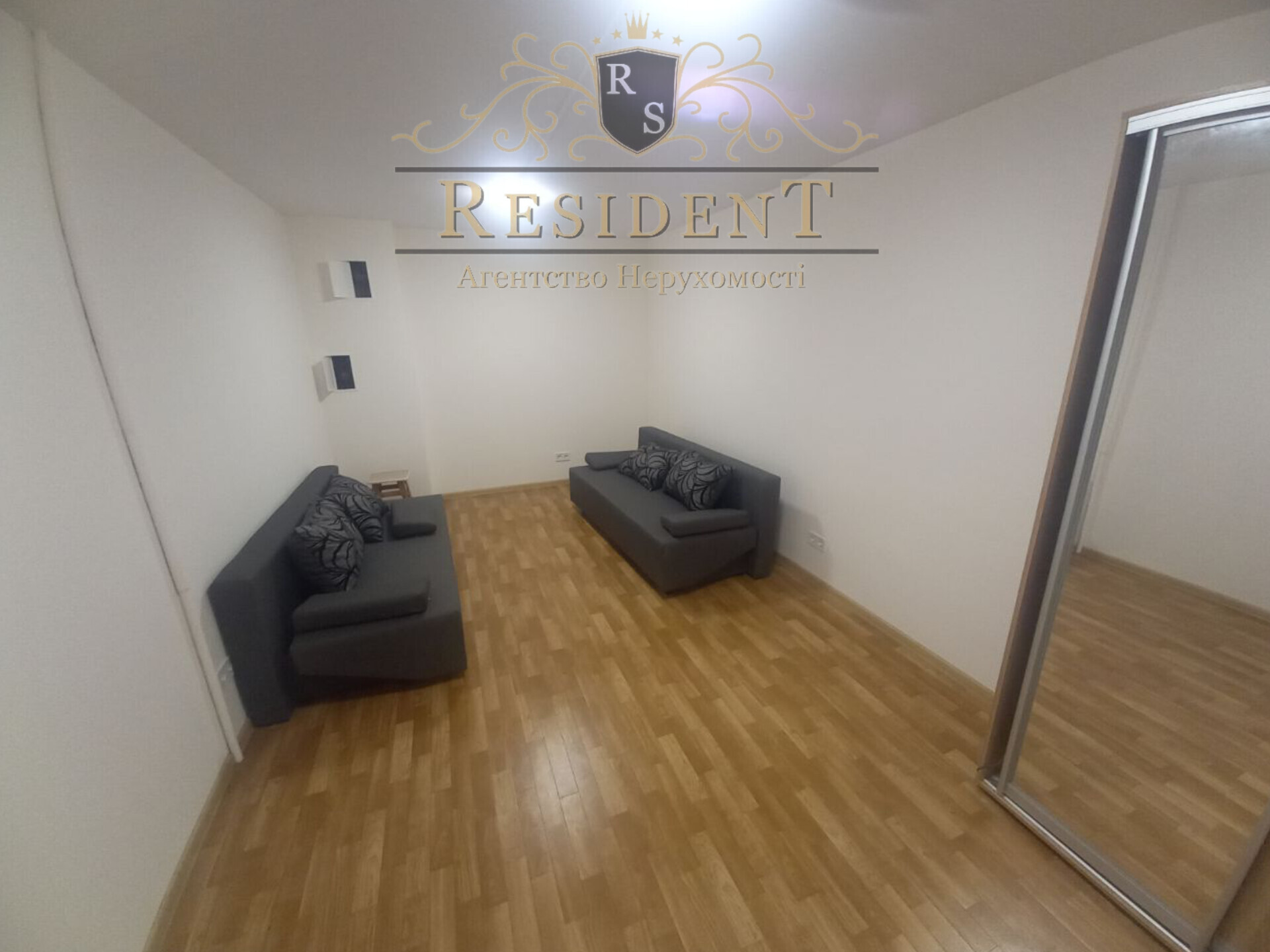 Оренда комерції 47 м², Набережна Перемоги вул., 102