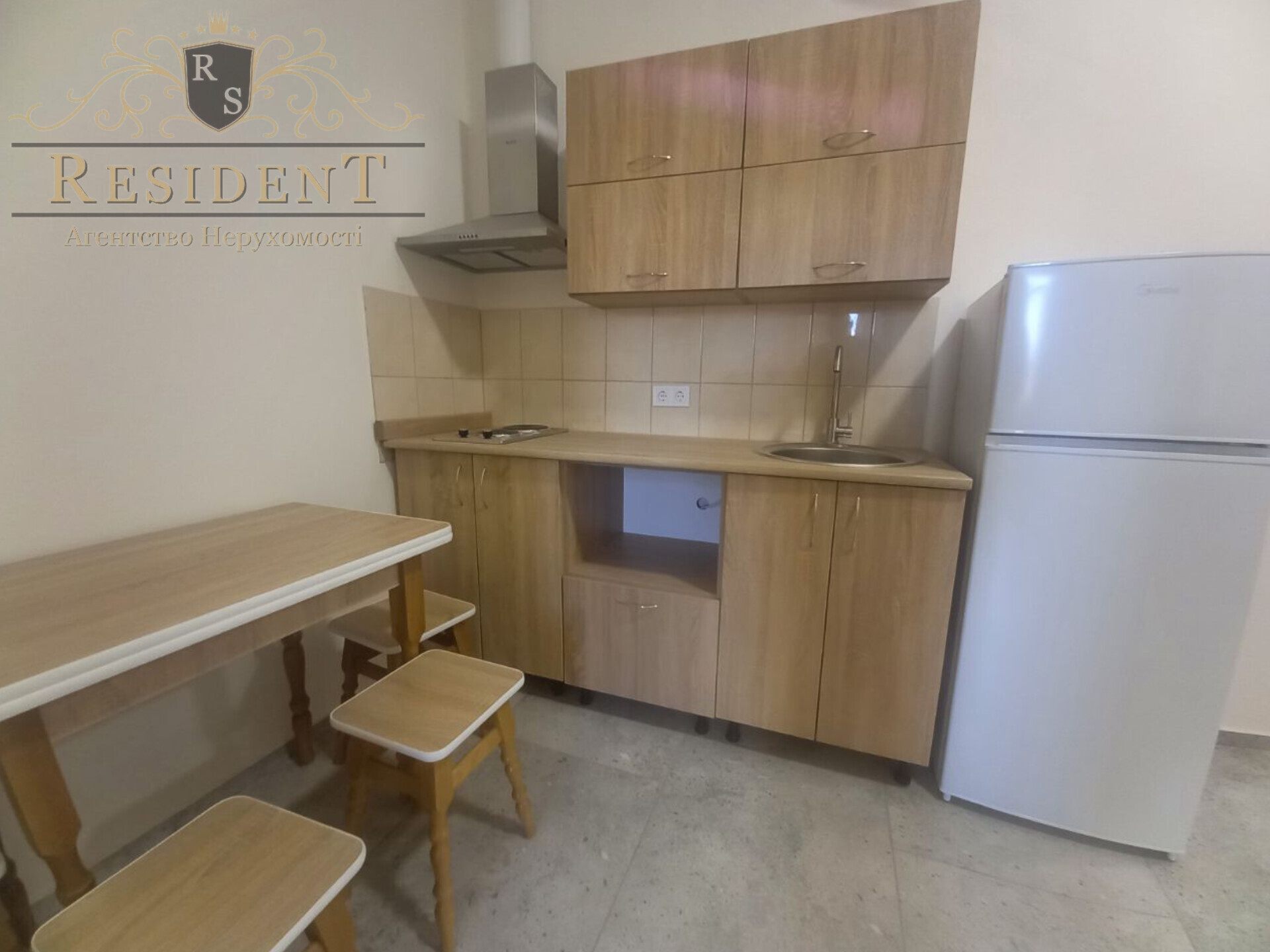 Оренда комерції 47 м², Набережна Перемоги вул., 102