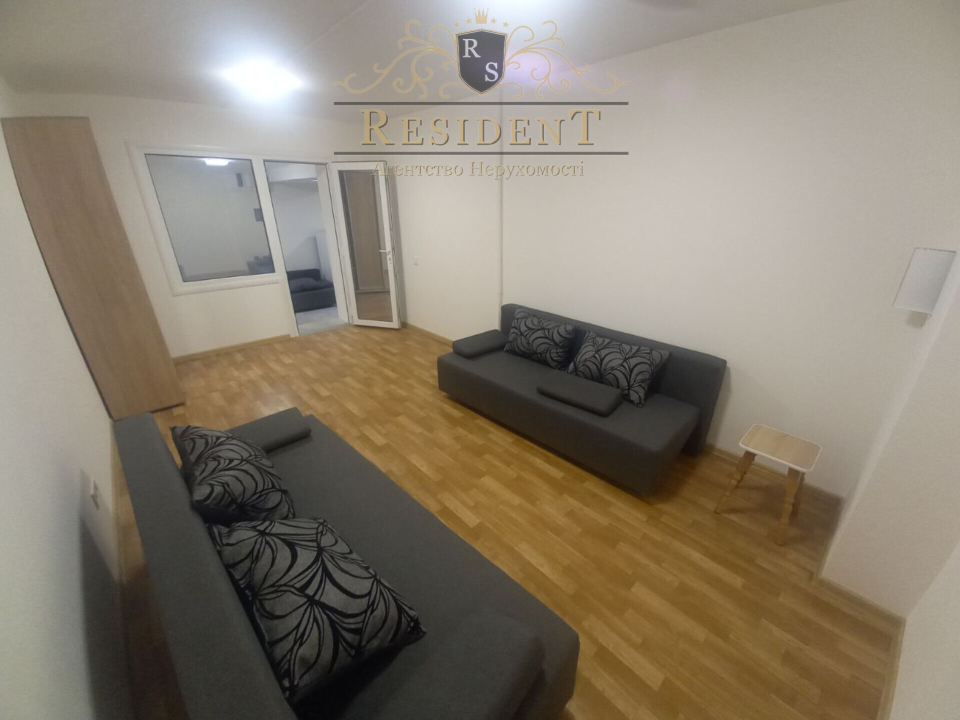 Оренда комерції 47 м², Набережна Перемоги вул., 102