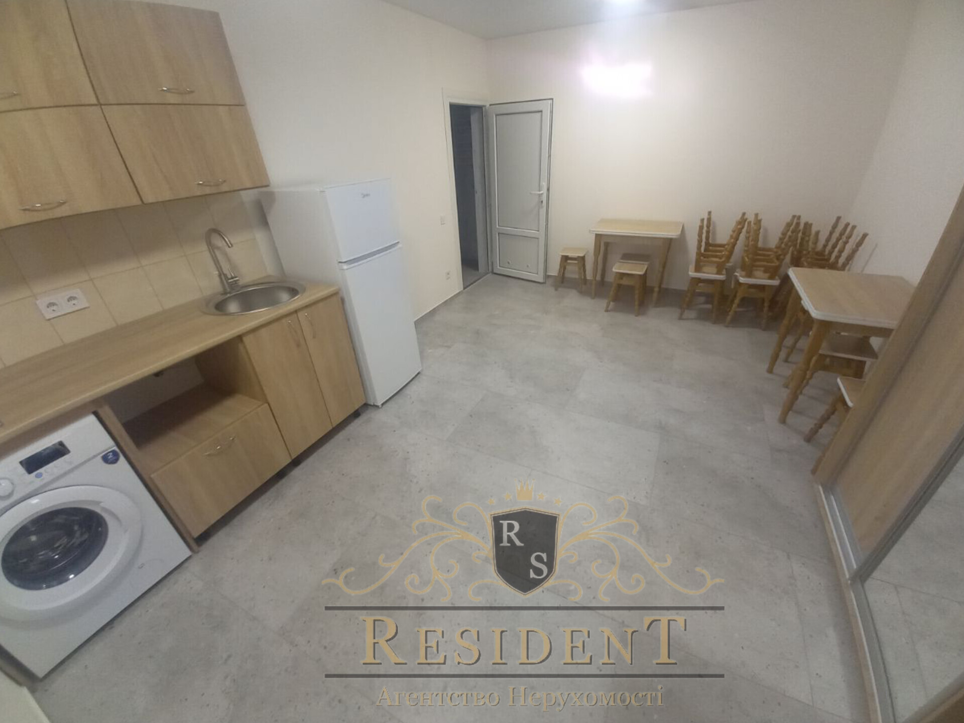 Оренда комерції 47 м², Набережна Перемоги вул., 102