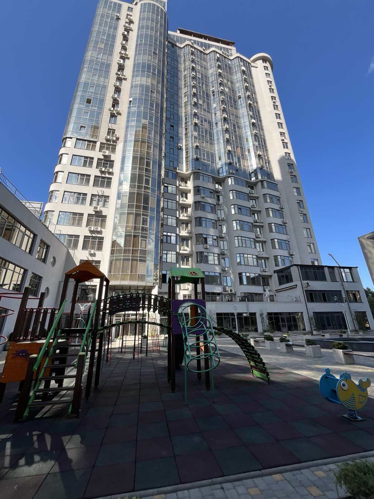 Продажа 2-комнатной квартиры 71 м², Генуэзская ул., 5/2