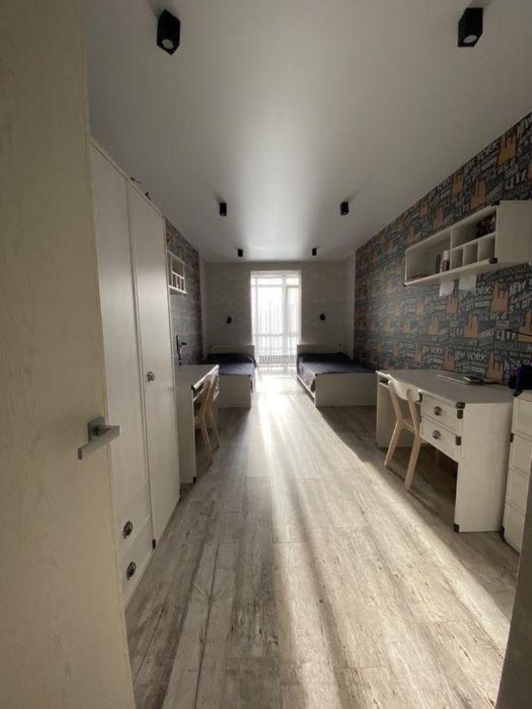 Продаж 2-кімнатної квартири 87 м², Набережна Перемоги вул., 44