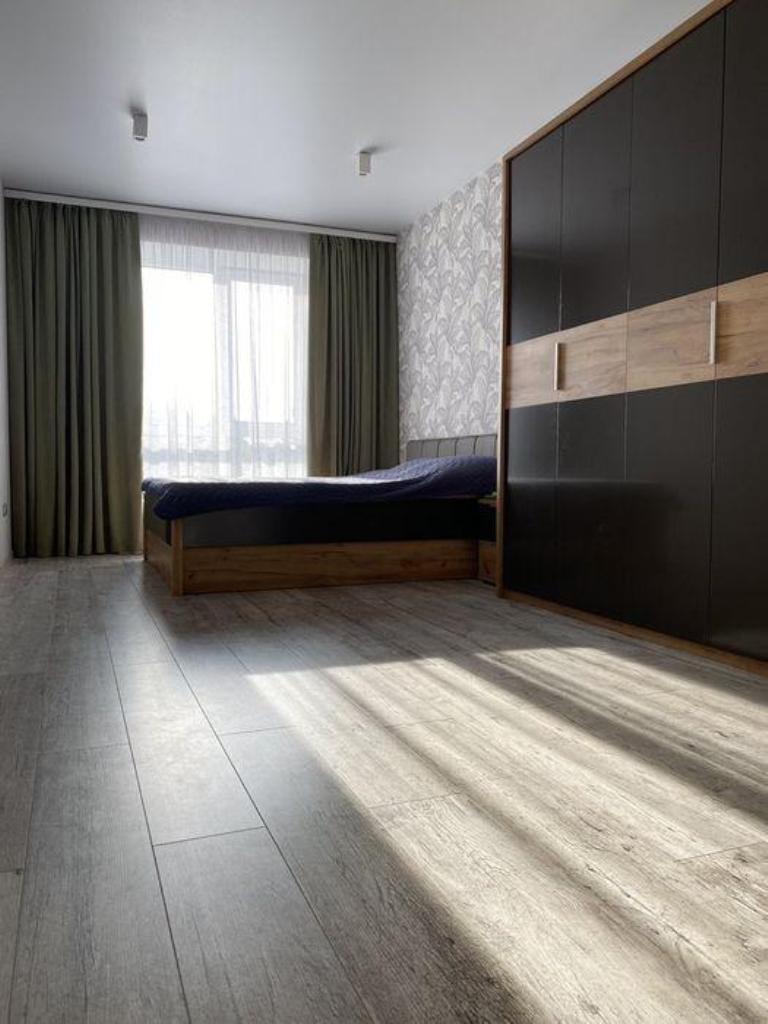 Продаж 2-кімнатної квартири 87 м², Набережна Перемоги вул., 44