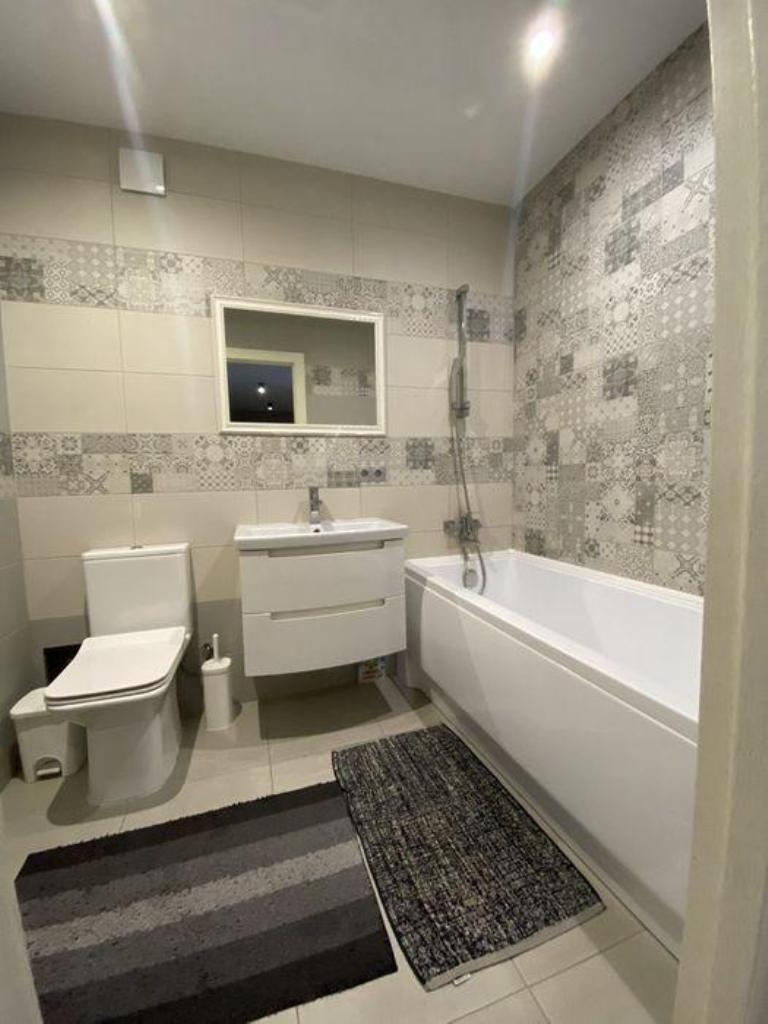 Продаж 2-кімнатної квартири 87 м², Набережна Перемоги вул., 44