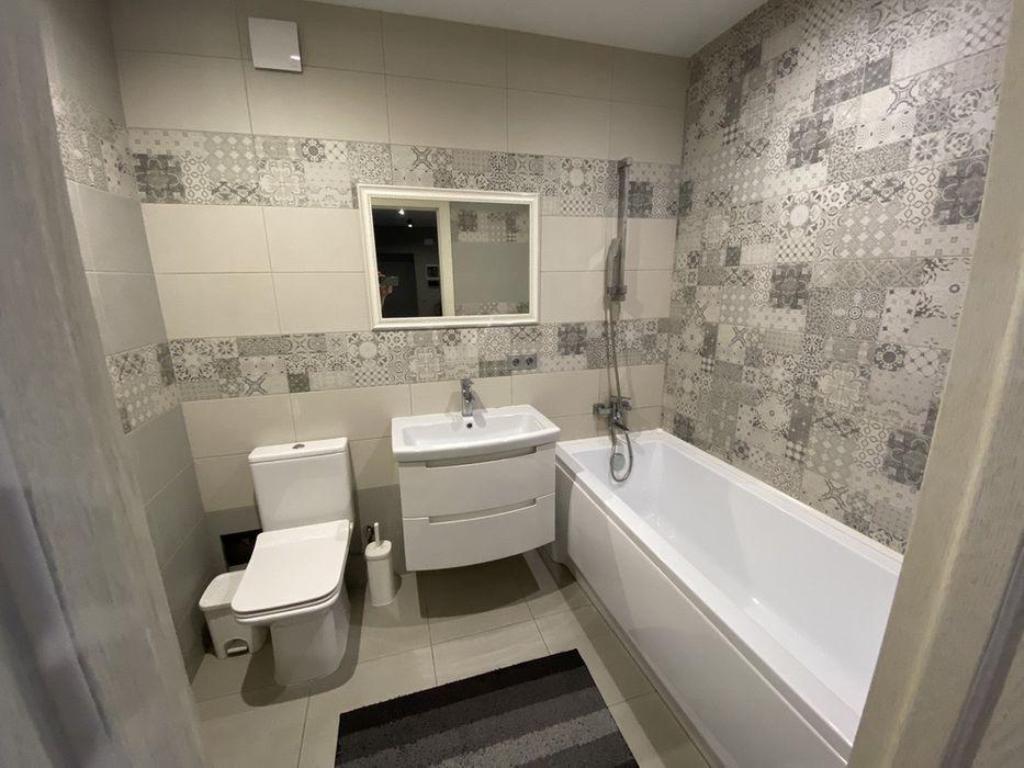 Продаж 2-кімнатної квартири 87 м², Набережна Перемоги вул., 44