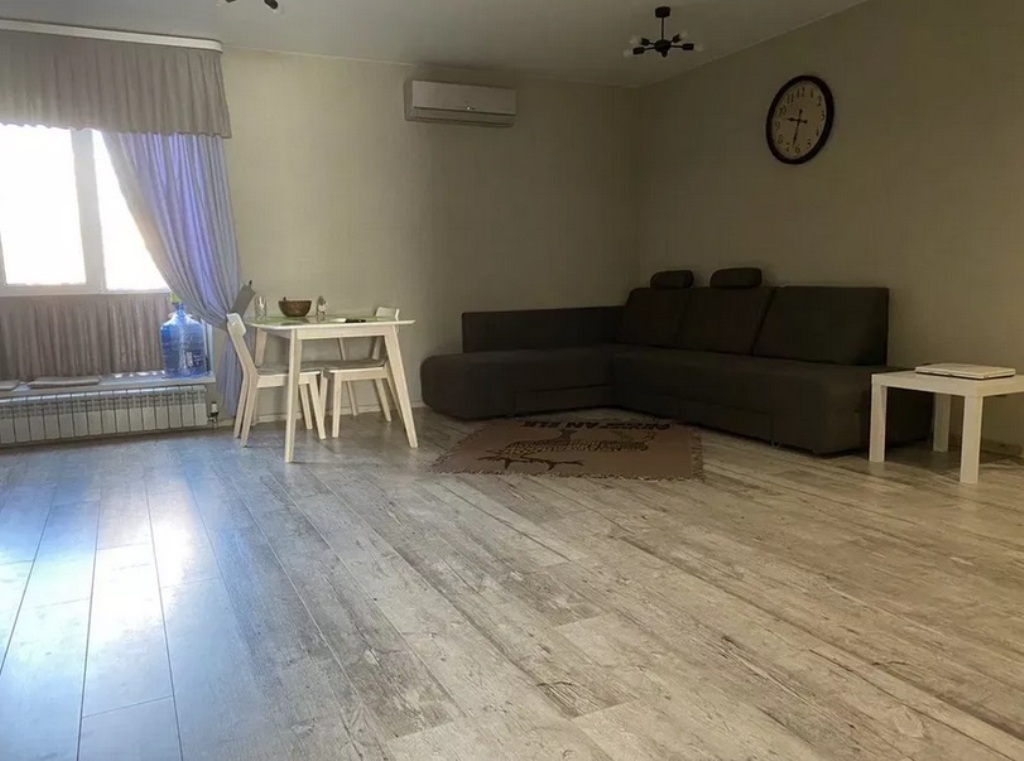 Продаж 2-кімнатної квартири 87 м², Набережна Перемоги вул., 44