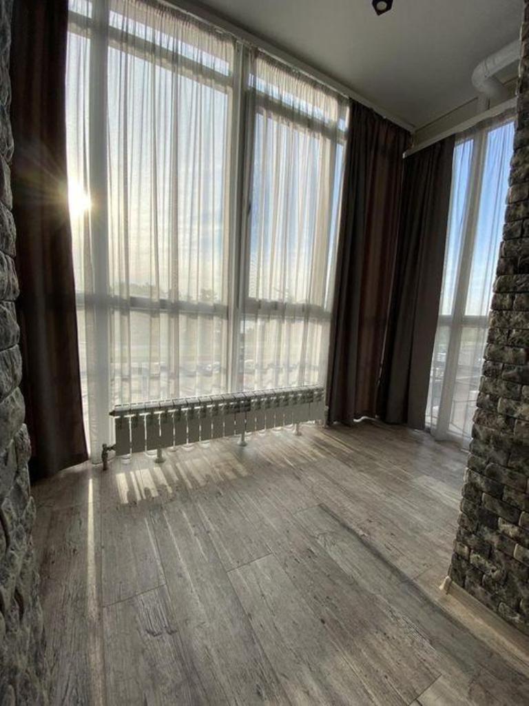 Продаж 2-кімнатної квартири 87 м², Набережна Перемоги вул., 44