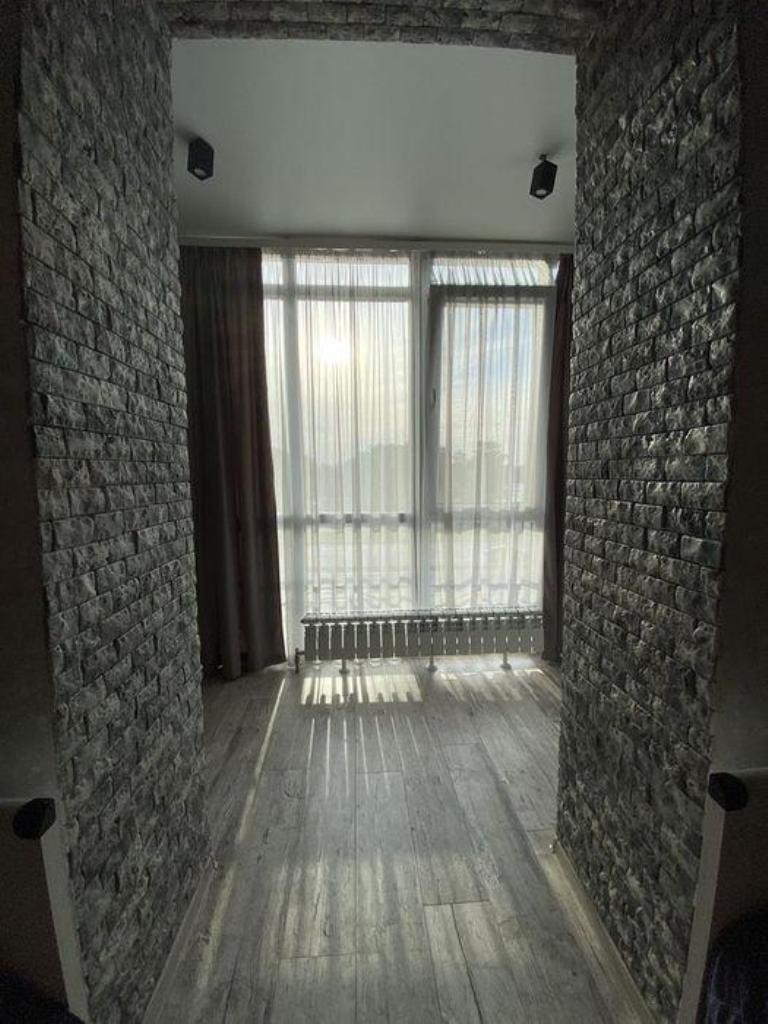 Продаж 2-кімнатної квартири 87 м², Набережна Перемоги вул., 44
