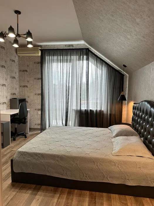 Аренда дома 350 м², Линия 8-го Марта 4-я ул.