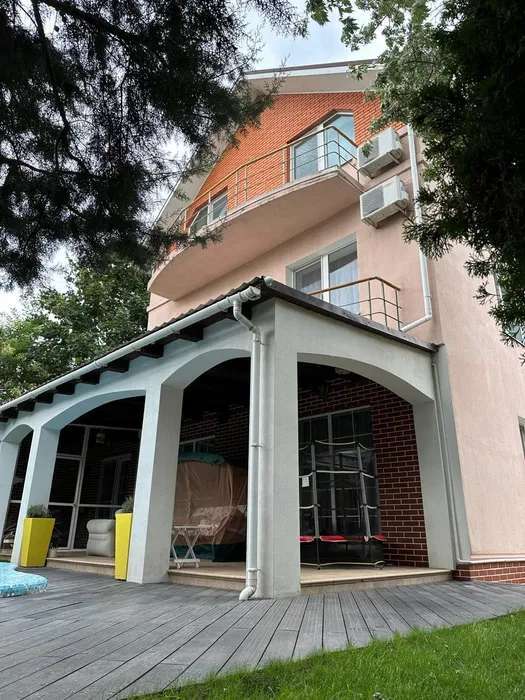 Аренда дома 350 м², Линия 8-го Марта 4-я ул.