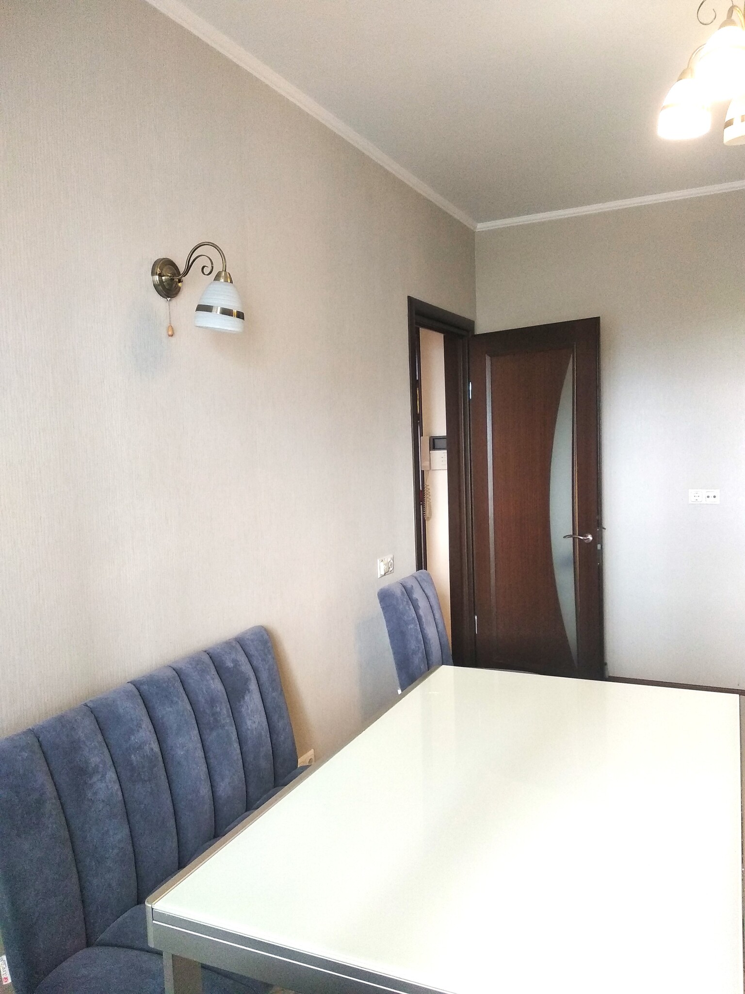 Продаж 2-кімнатної квартири 83 м², Ніжинська вул., 5