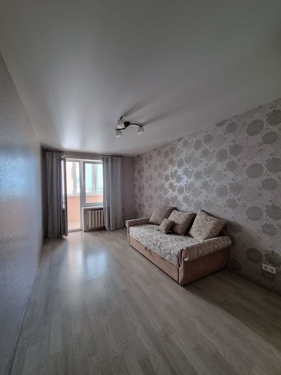 Продаж 3-кімнатної квартири 82.8 м², Освіти вул., 14А