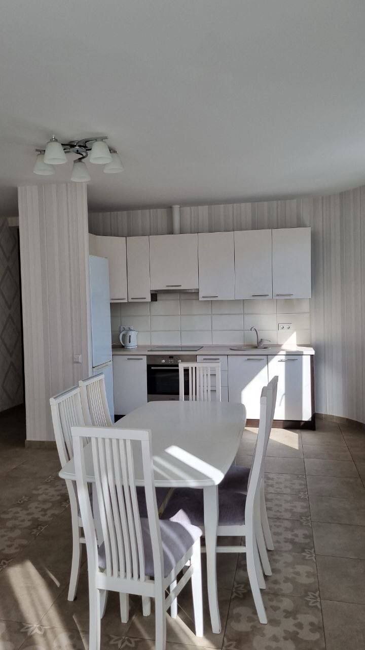 Продаж 3-кімнатної квартири 82.8 м², Освіти вул., 14А