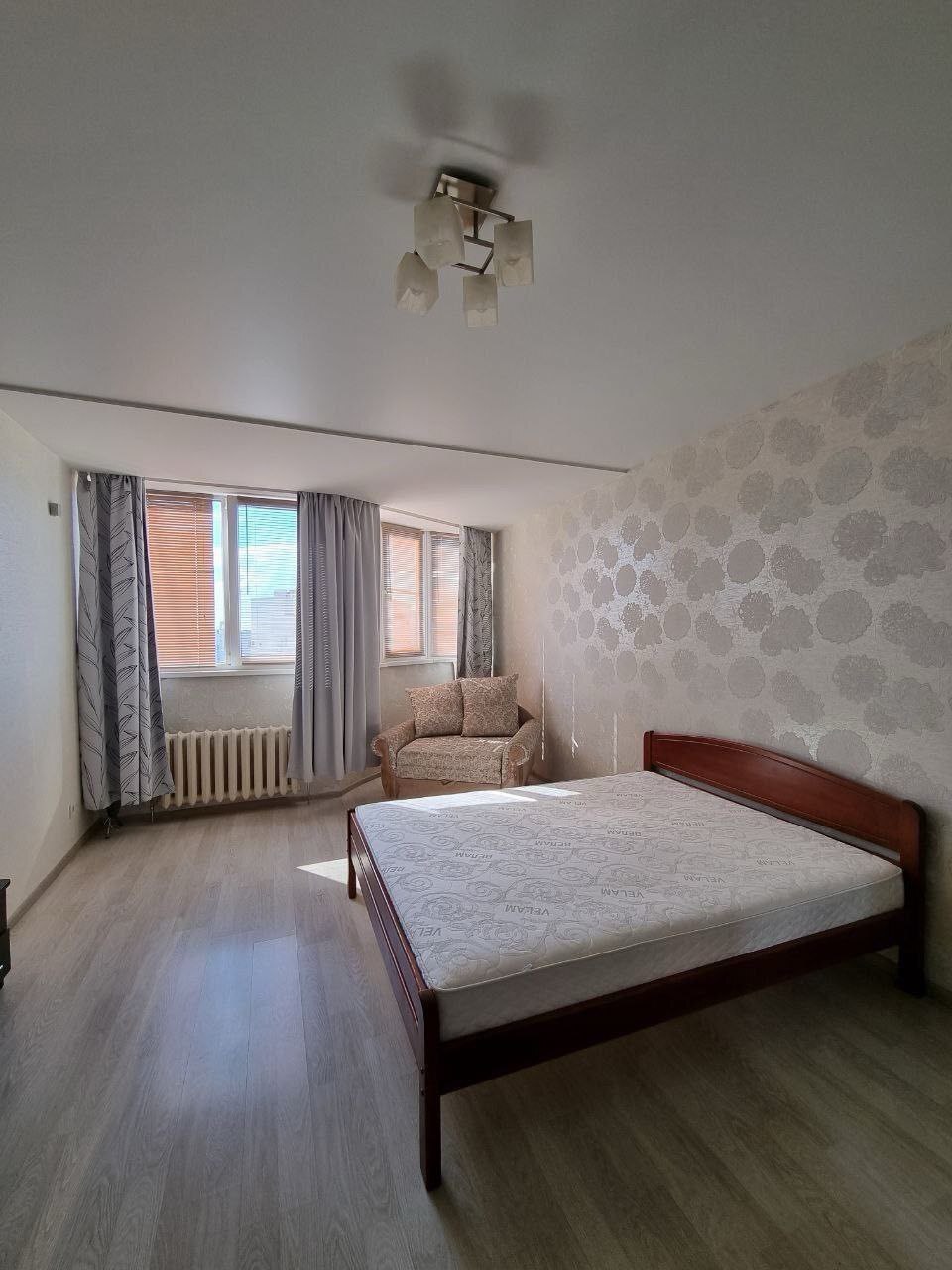 Продаж 3-кімнатної квартири 82.8 м², Освіти вул., 14А