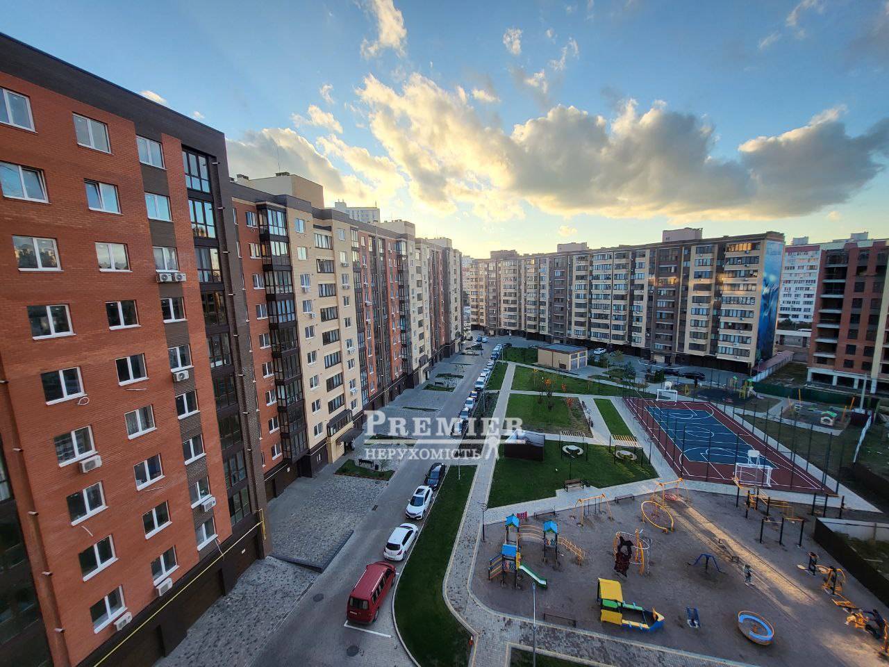 Продаж 2-кімнатної квартири 67 м², Академіка Сахарова вул.