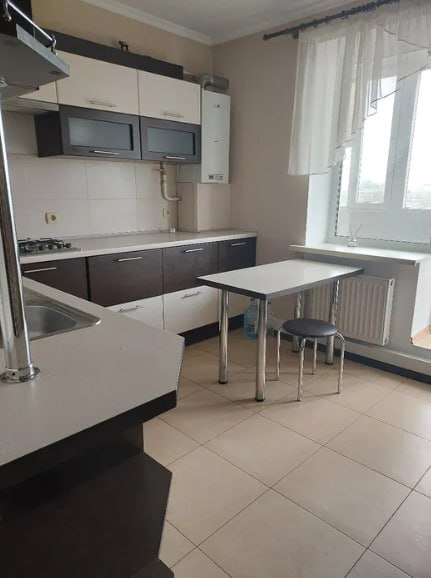 Продаж 1-кімнатної квартири 46.8 м², Заливна вул.