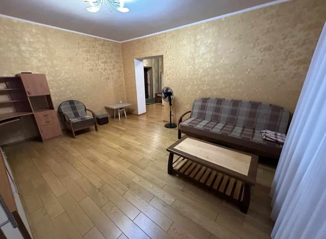 Продаж 1-кімнатної квартири 53 м², Старовокзальна вул.