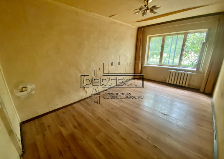 Продаж 2-кімнатної квартири 45 м², Празька вул., 27